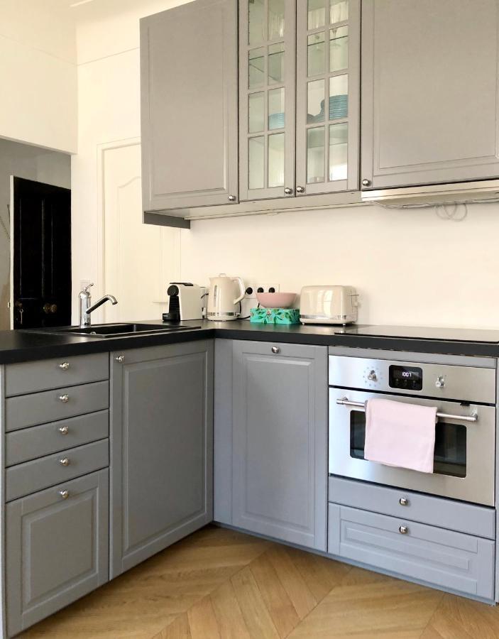 Charming And Modernly Designed 2 Bedroom - Old Town Αντίμπ Εξωτερικό φωτογραφία